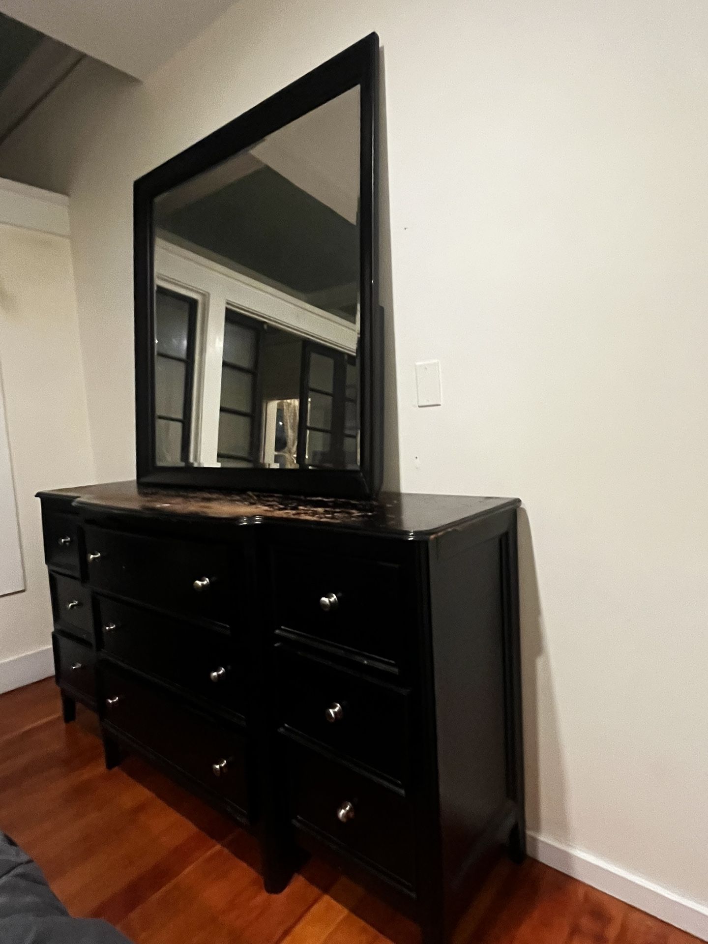 Beautiful dresser set and mirror for sale
