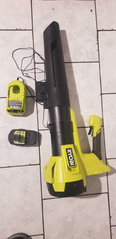 RYOBI Blower   18v With Battery and Fast Charger 
