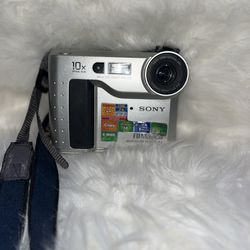 Vintage Sony Mavica MVC FD73 Digital Camera