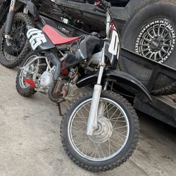 Honda xr70r dirtbike