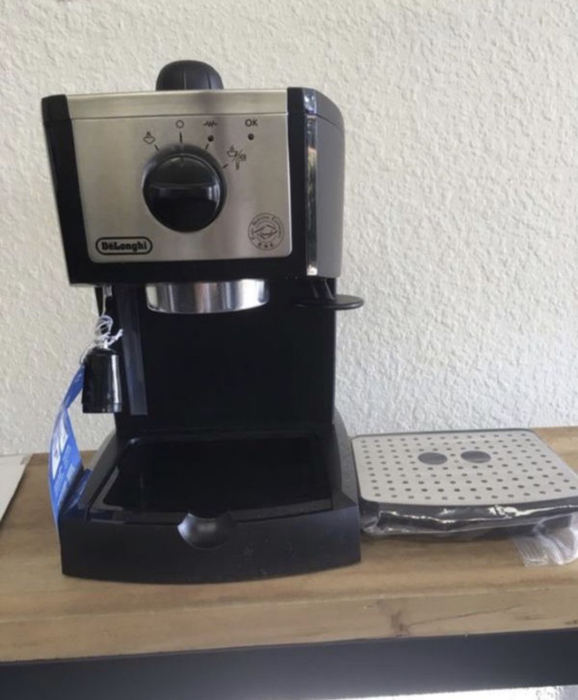 DeLonghi Espresso and Cappuccino Machine EC155.