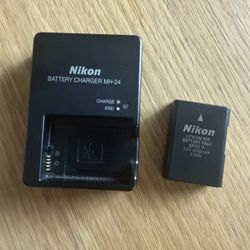 Nikon MH-24 Quick Charger with Battery
