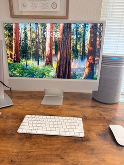 Apple iMac 24-inch Silver Desktop Computer