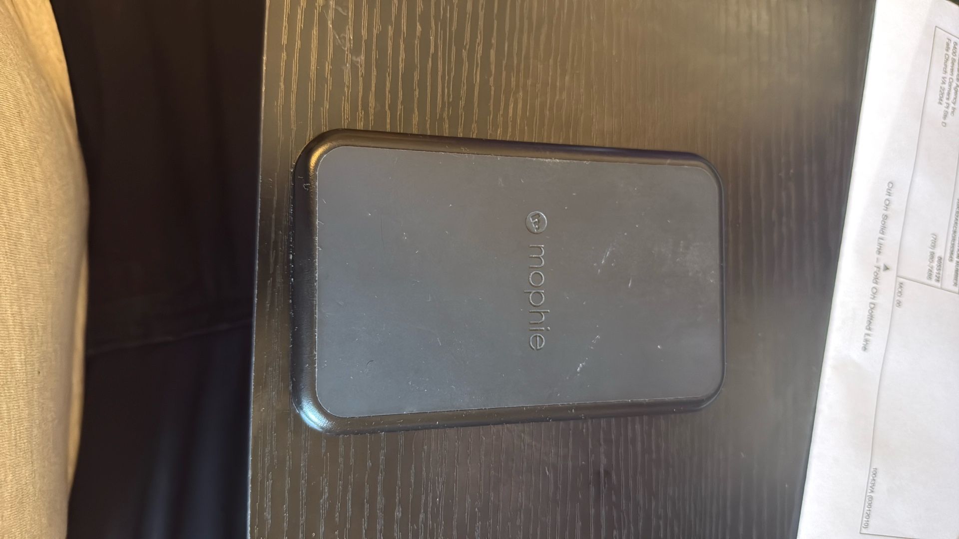 Mophie Wireless Phone Charger For Office