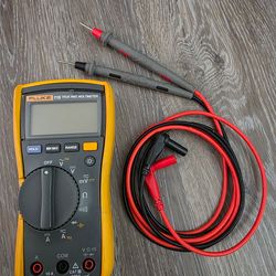 Fluke 115 multimeter