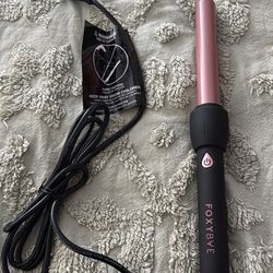 FOXYBAE 1 In. Curling Wand NEVER USED