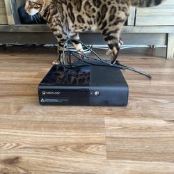 Xbox 360 Console + Minecraft 360 Edition Disc