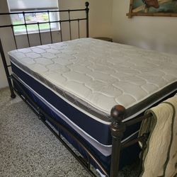 NEW QUEEN PILLOW TOP MATTRESS. Bed frame is not available. Take it home same day 👍