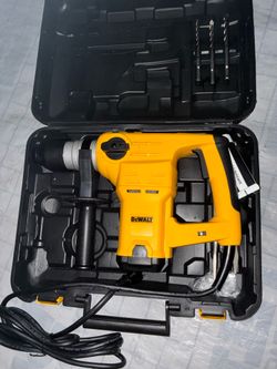 DeWalt hammer drill D25553K with extra bits