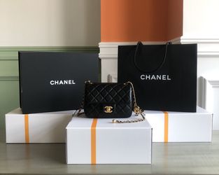 Classic women's crossbody bag