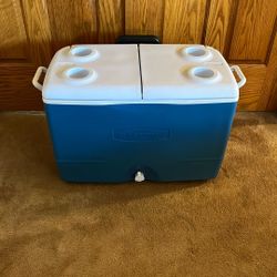 Rubbermaid Cooler 