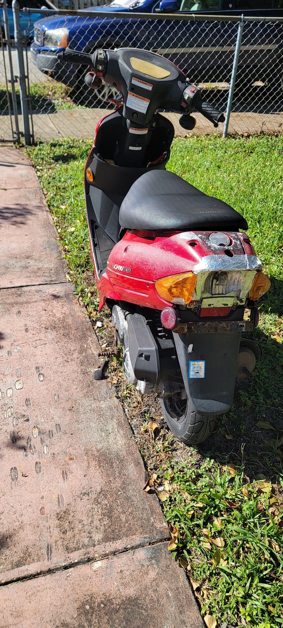Schwinn Scooter 50cc for Sale in Hollywood, FL OfferUp