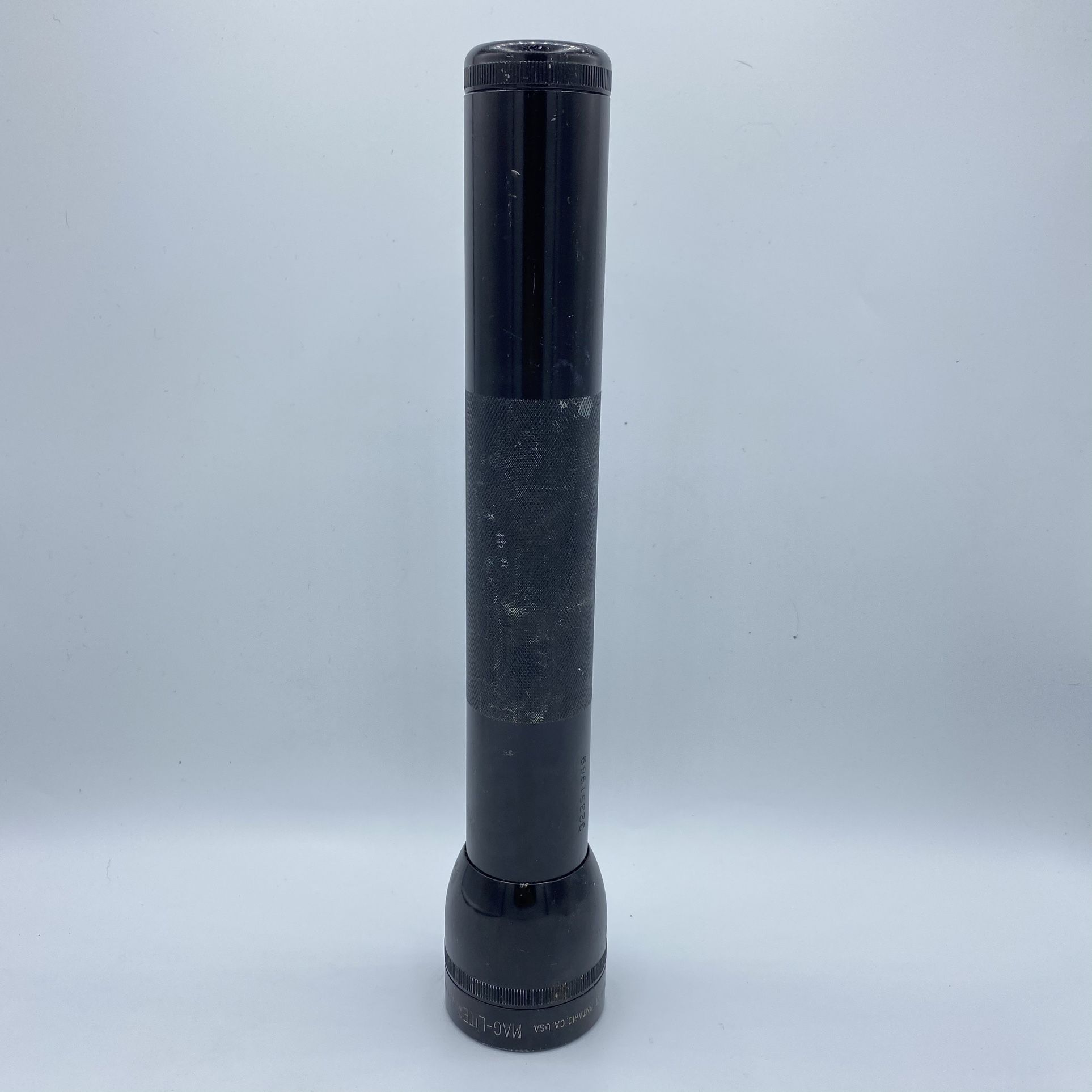 Vintage Black MAG-LITE 3-D Cell Flashlight * USA Made * WORKS