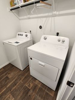 Washer and Dryer Whirlpool (electric)