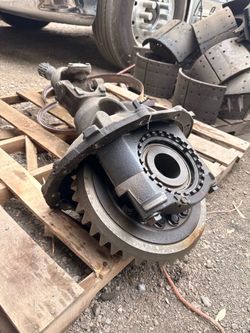Semi truck deferential