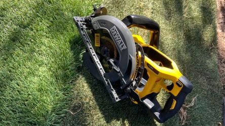 Dewalt Saw $270