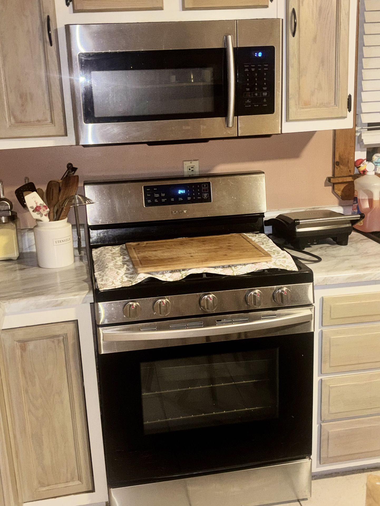 Microwave, Stove