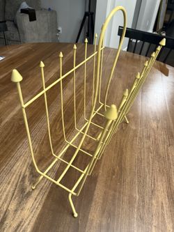 Excellent Condition  Vintage metal Magazine Holder 