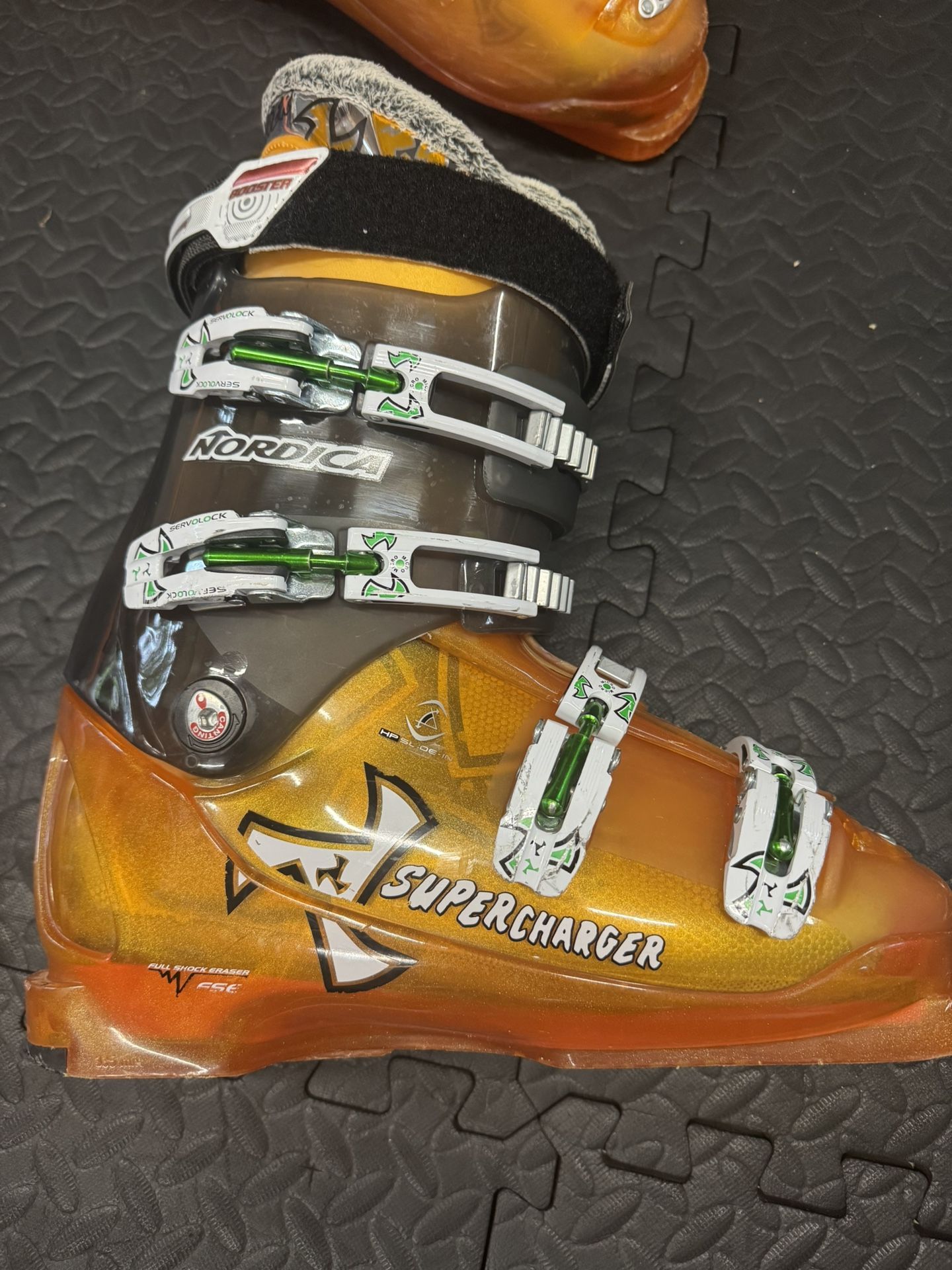 Nordica Supercharger Ski Boots 29–29.5 – Good Condition