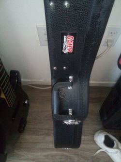 Gator Hardshell Guitar Case