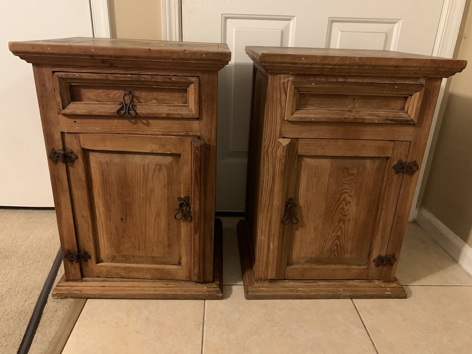 2 solid wood end tables