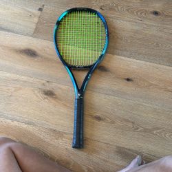 2022 YONEX EZONE 98 grip 2 (4 1/4”)
