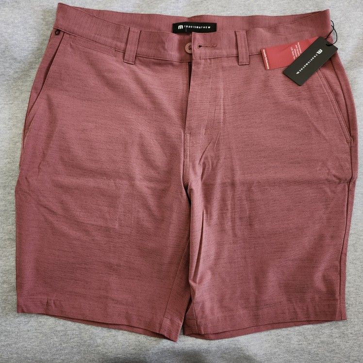 TravisMathew Travel Year Shorts Size 34 NWT