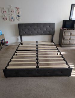 Bed frame - Queen