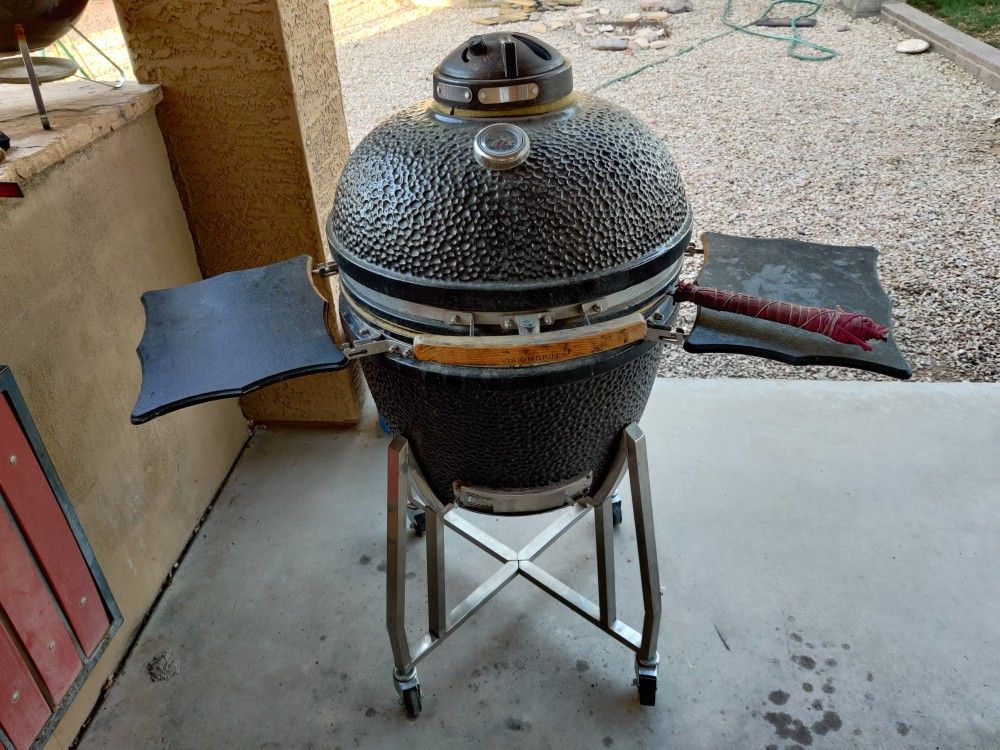 Vision Kamado Grill