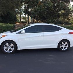 2012 Hyundai Elantra (Willing to Negotiate)
