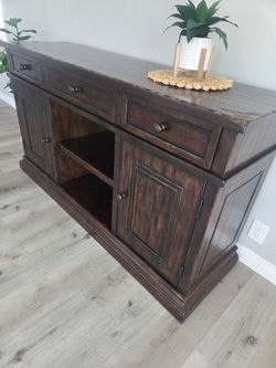 Dinner server buffet (Pottery Barn)
