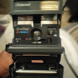 Polaroid 600 Instant Camera With Case  (NOT FIRM ON PRICE!