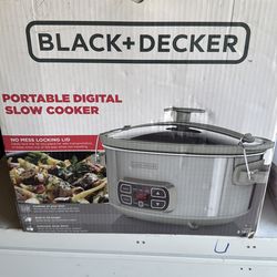 Portable digital slow cooker