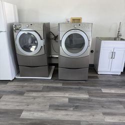 Samsung Washer & Gas Dryer Set with Pedestals