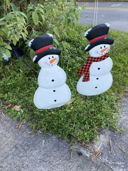 2 metal snowman garden yard stake