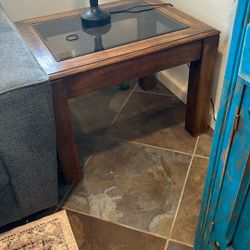 2 End Tables