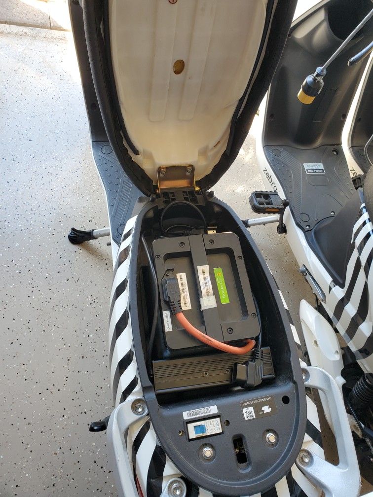 Electric Scooter Zebra Bikes 1000w for Sale in Mesa, AZ OfferUp