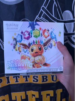 Pokemon Prismatic Evolutions ETB