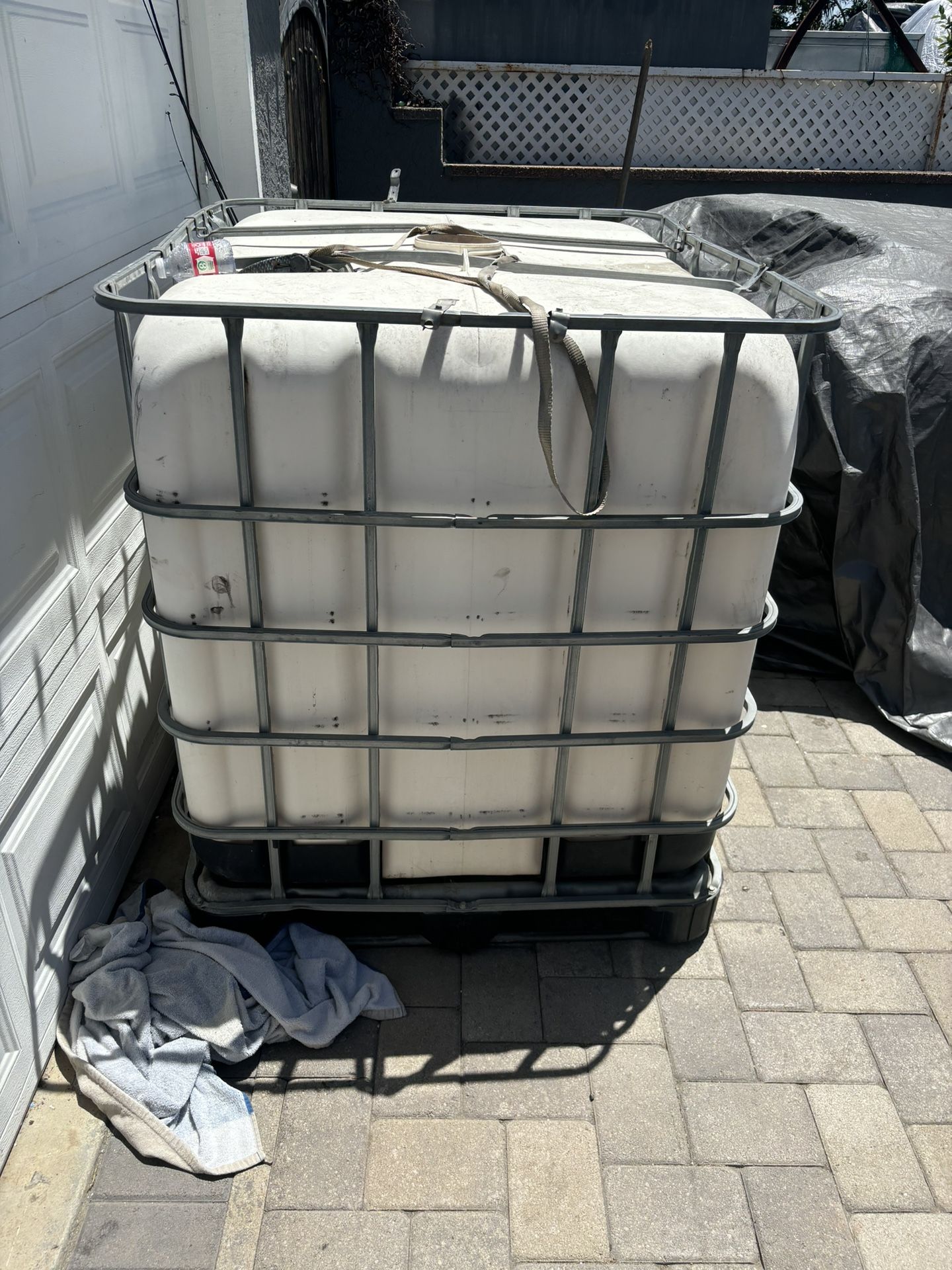 Water Tank 1000 Gallon
