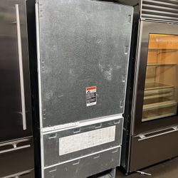 Sub Zero 36”Wide Built In Bottom Freezer Refrigerator Panel Ready 