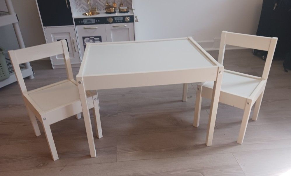 Set: 1 Table And 2 Chairs For Children's