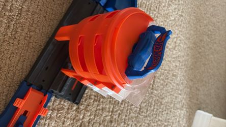 Hot Wheels Track Set with Loop and Launcher