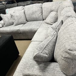 Beautiful Nice Cozy Sectional!