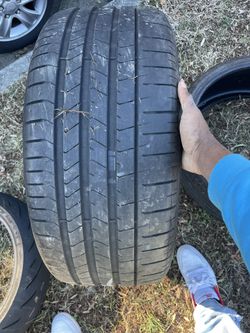 Pirelli 275/35/22 Inch Tire