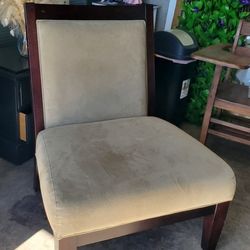 Big Confy Chair  Clean Like New 