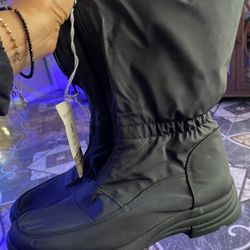 MERONA Black Water Resistant Women’s Boots  Size 8 