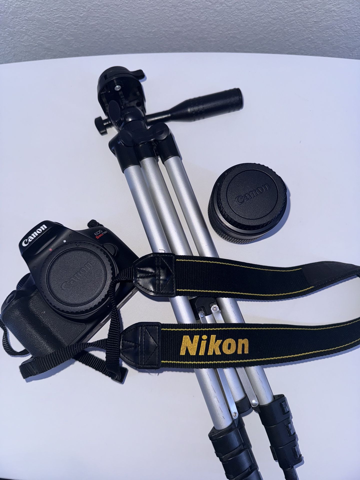 Canon Rebel T100