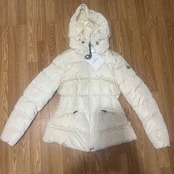 Moncler Avoce Hooded Short Down Jacket