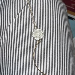 New / White Flower Bracelet 