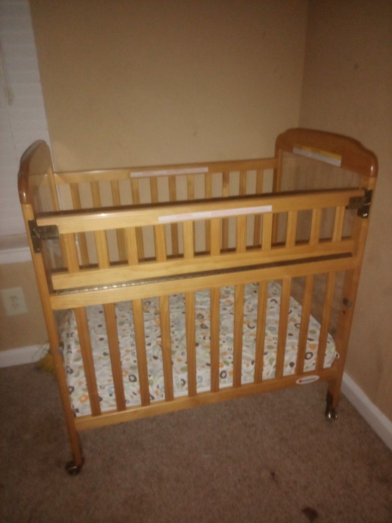 Baby Crib 